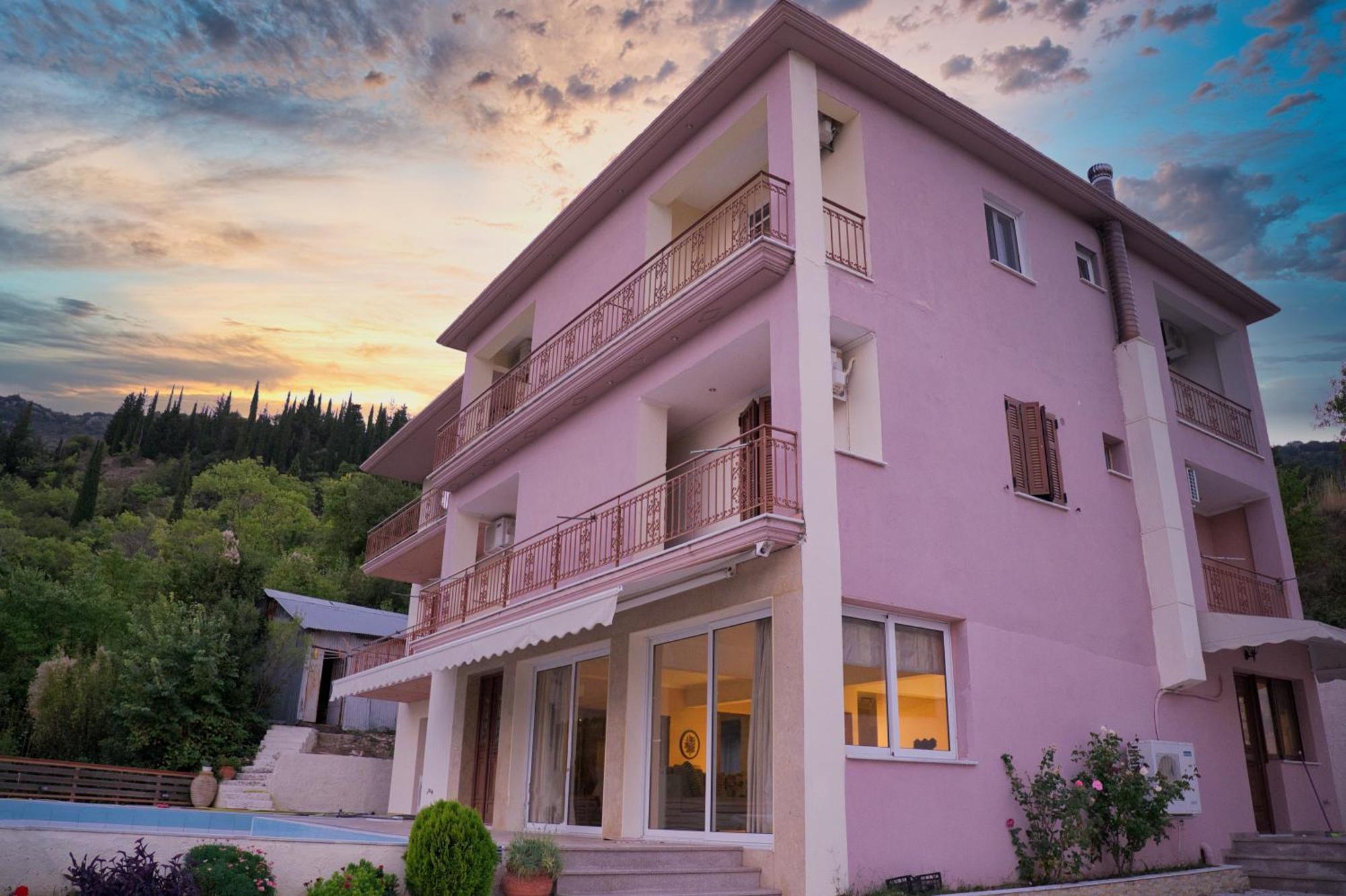 Petronas Villa Karia  Exterior photo